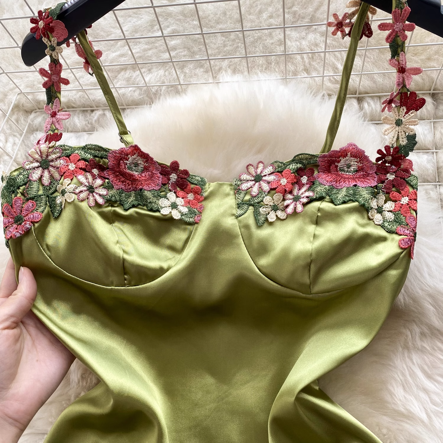 Women's summer embroidered lace dress Secondary image