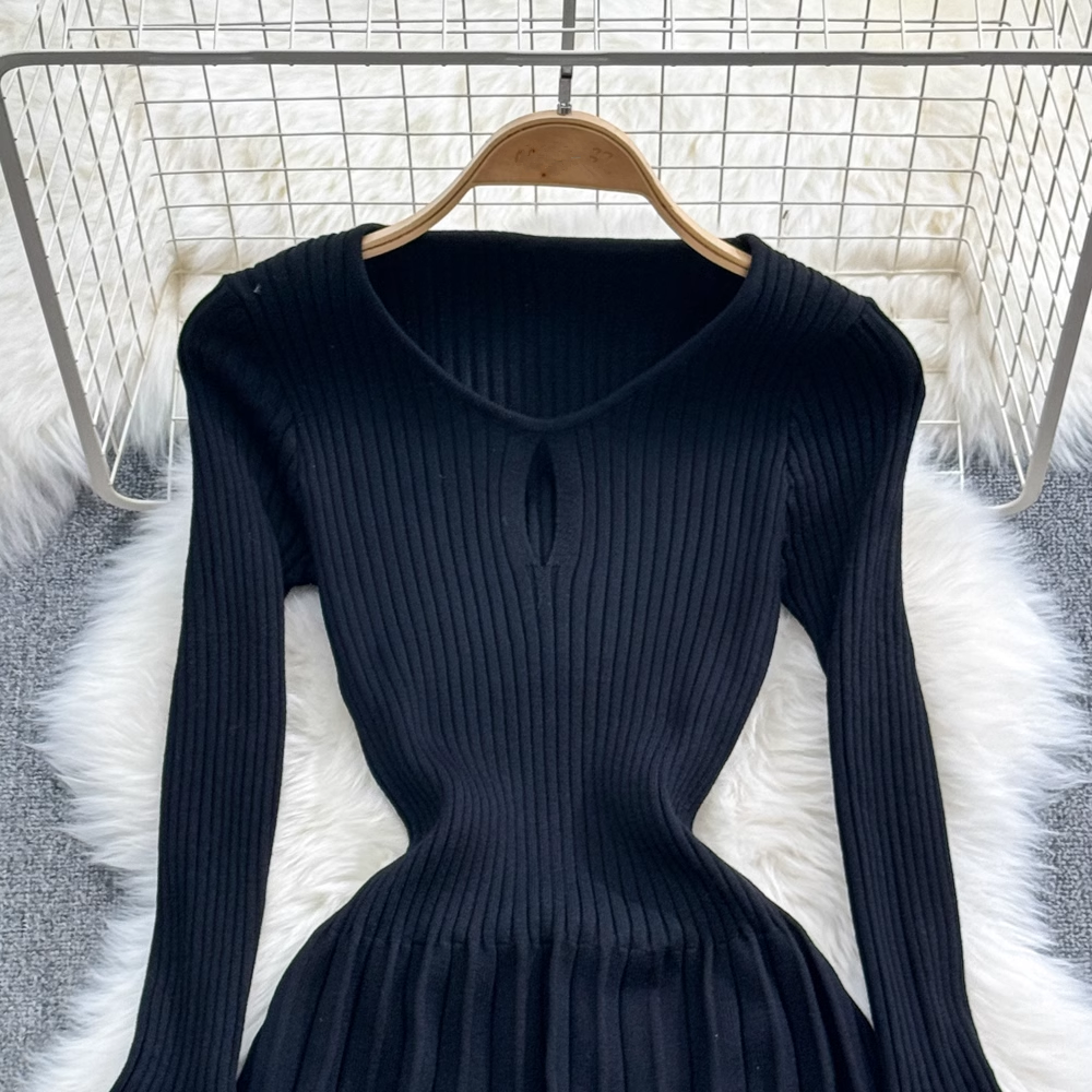 Flared long-sleeve A-line pleated knit dress Main image