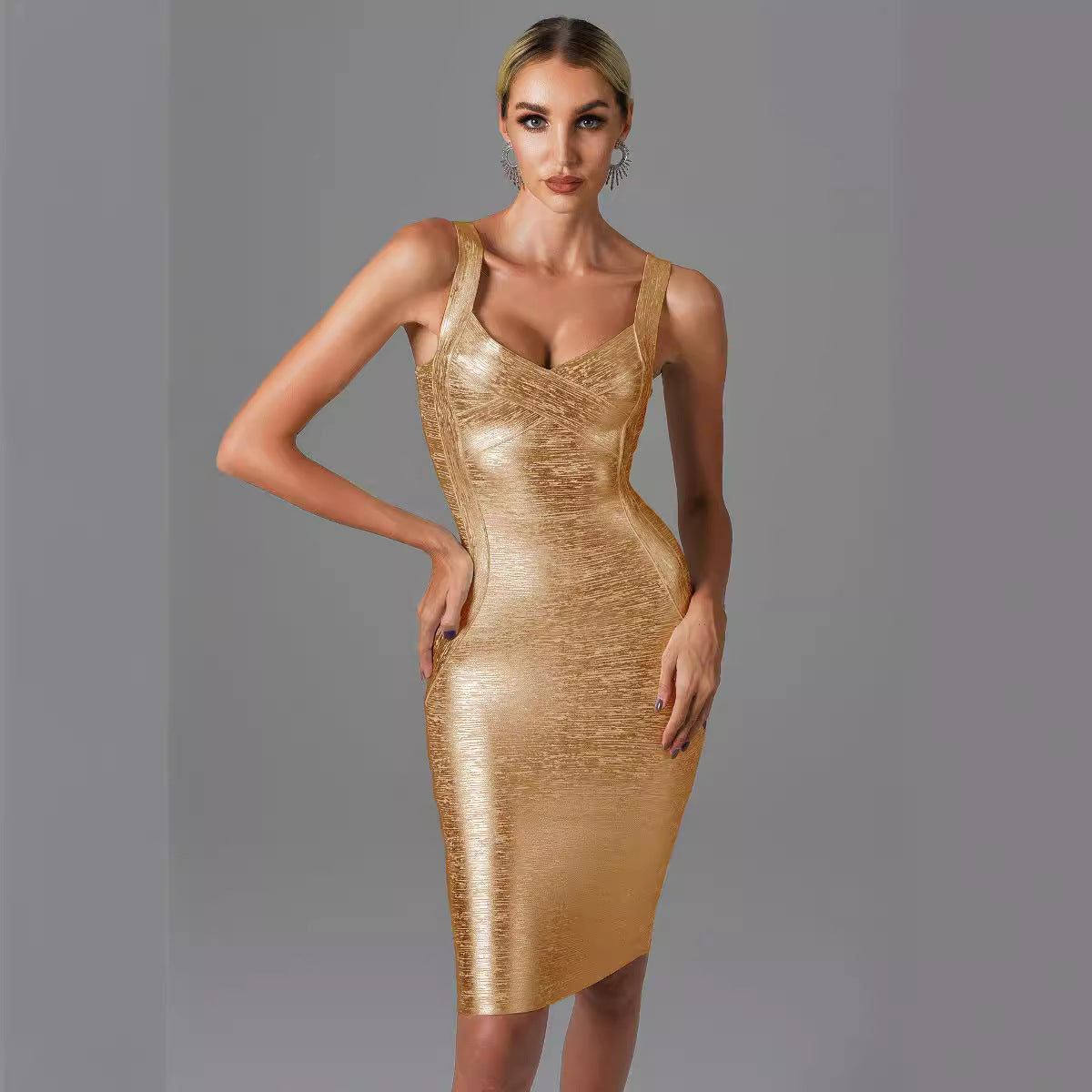 Gold Metallic Sleeveless Backless Bodycon Dress for Evening Parties Main image