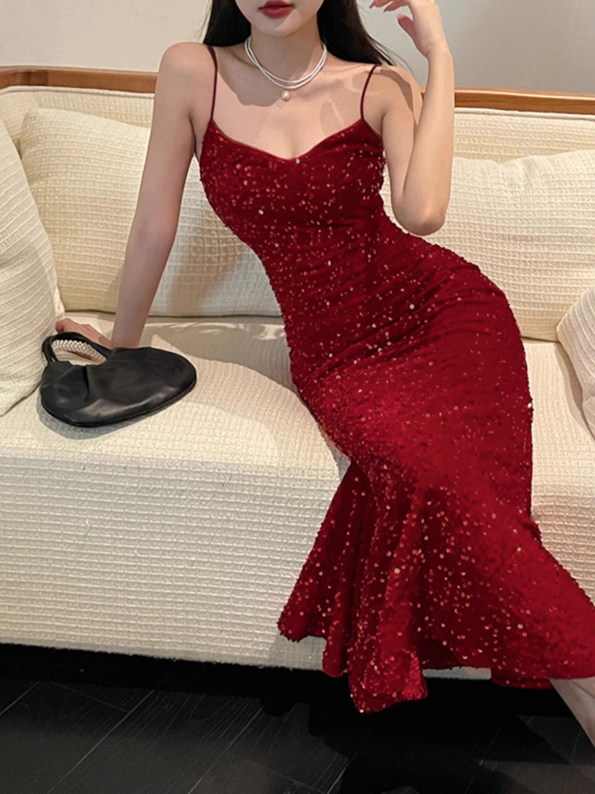 New shiny sleeveless sequins dress Main image